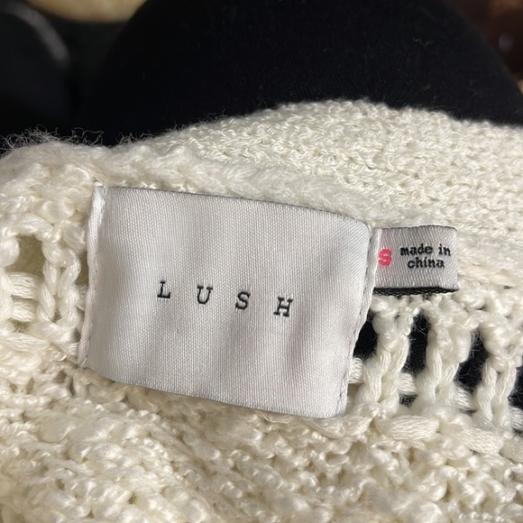 Lush Chunky Knit Oversized Sweater - Picture 13 of 13